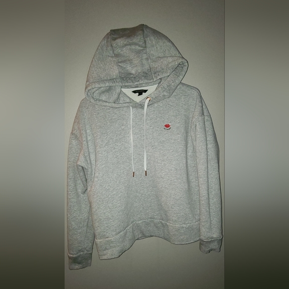 Banana Republic gray sweatshirt 💋‎ - Picture 2 of 8